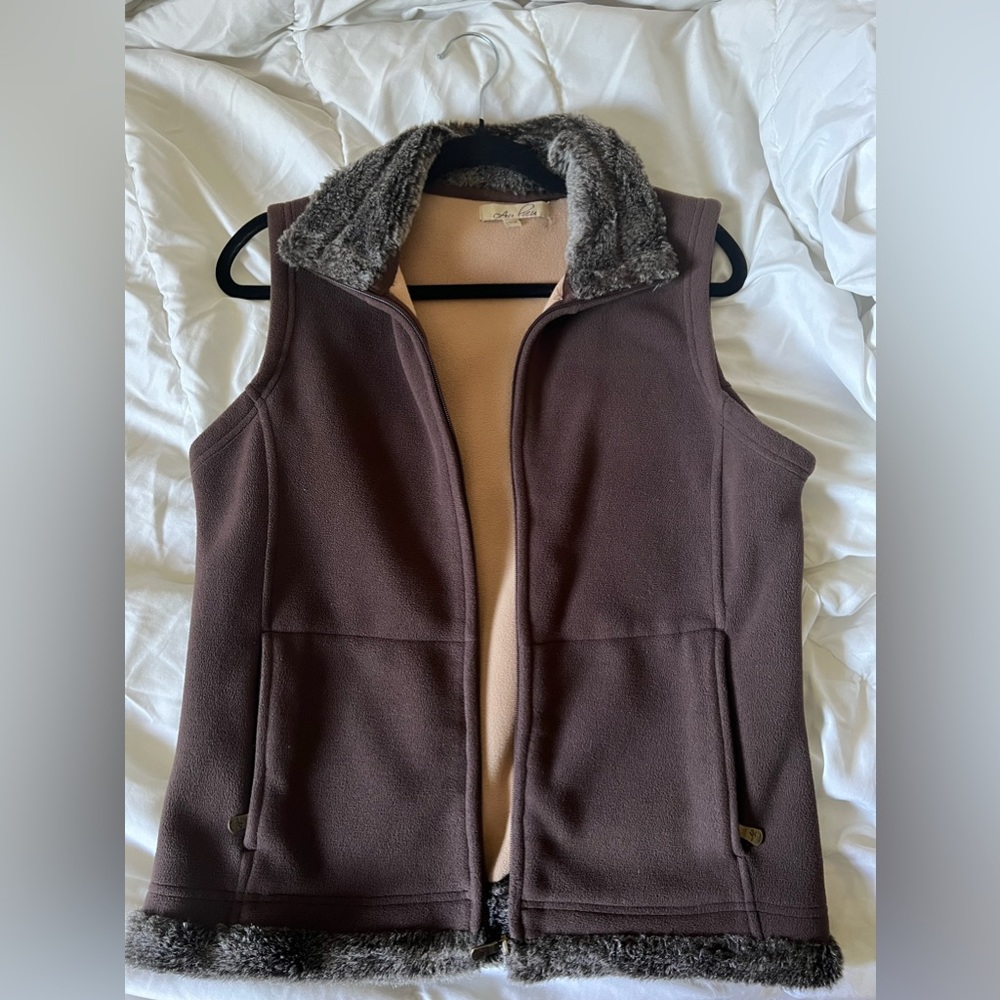 Brown teddy vest with fur lining